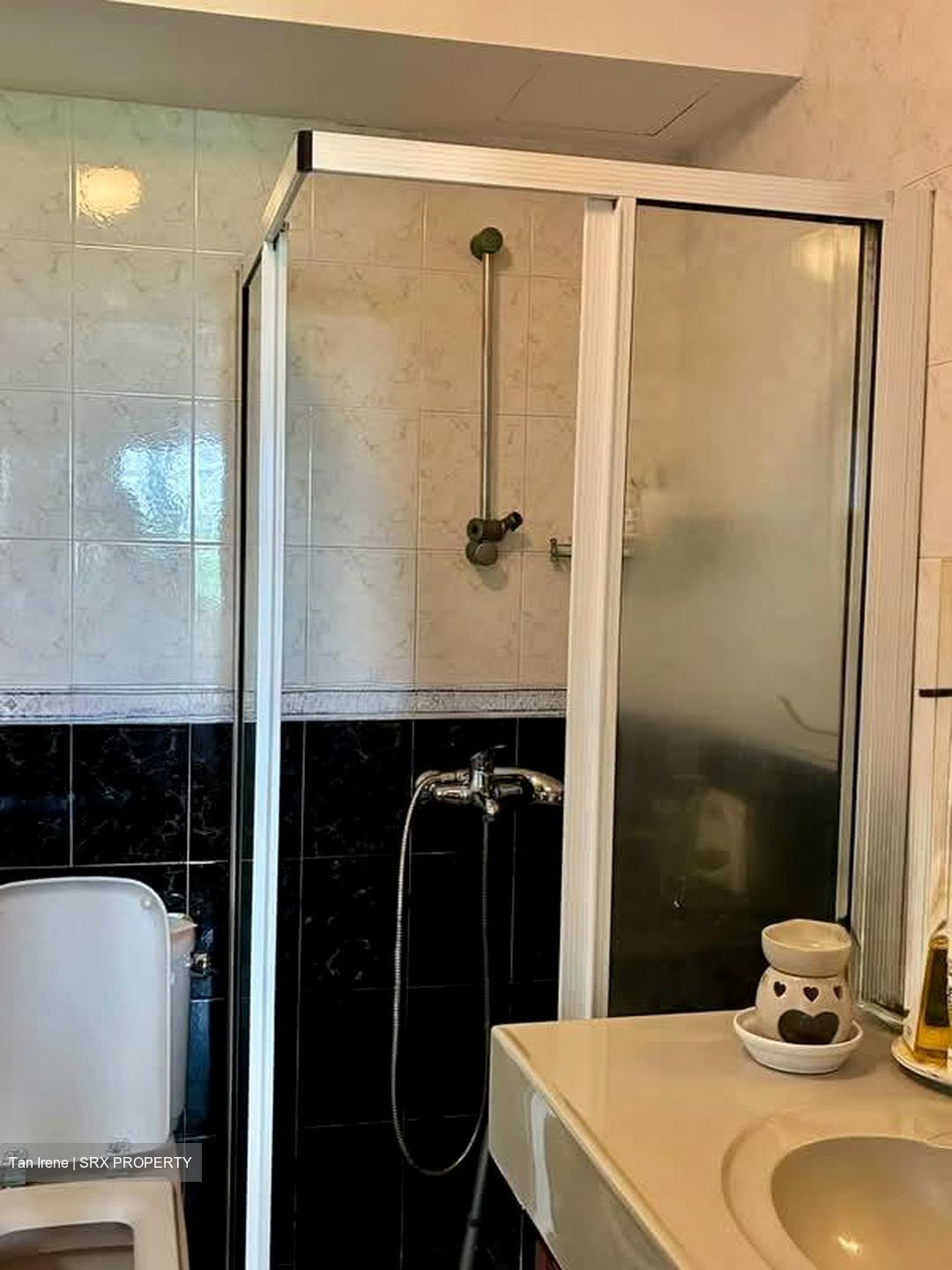 Melville Park (D18), Condominium #582390741